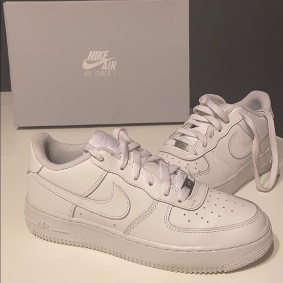 NIKE WHITE BOYS AIR FORCE ONES - Picture 3 of 3